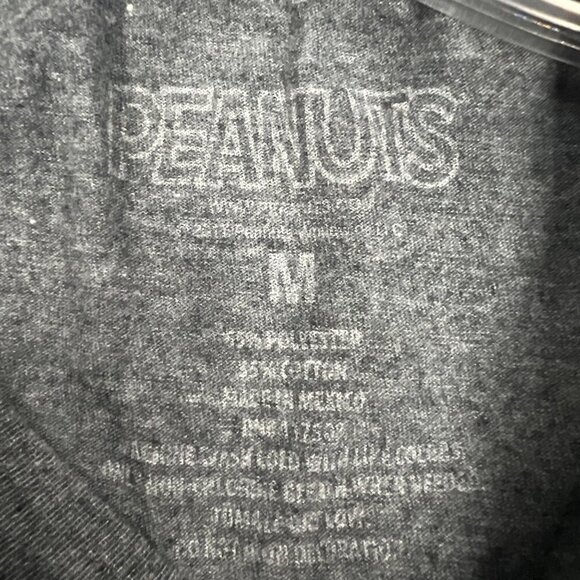 Peanuts Christmas Women's Short Sleeve T-Shirt Gray/Multi Size Medium - Picture 8 of 8